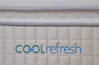 sleepeezee-cool-refresh-3200-embroidery.webp