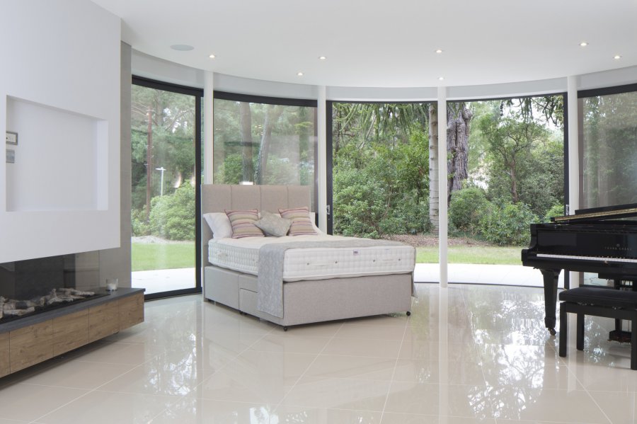 Millbrook Esquire 10000 Divan Set